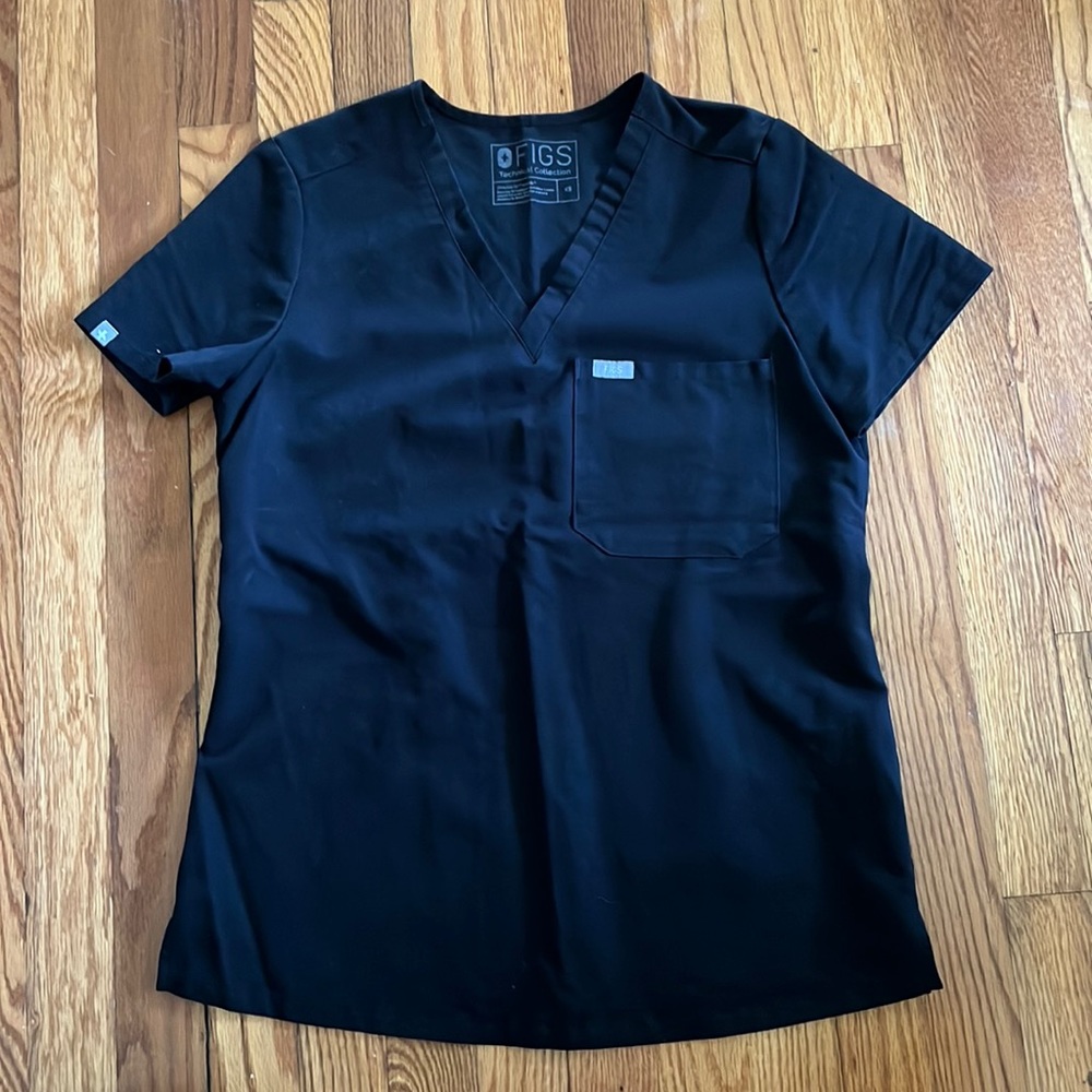 Figs scrub top